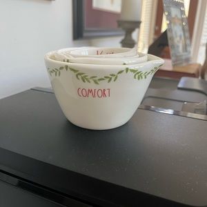 Rae Dunn holiday measuring cups